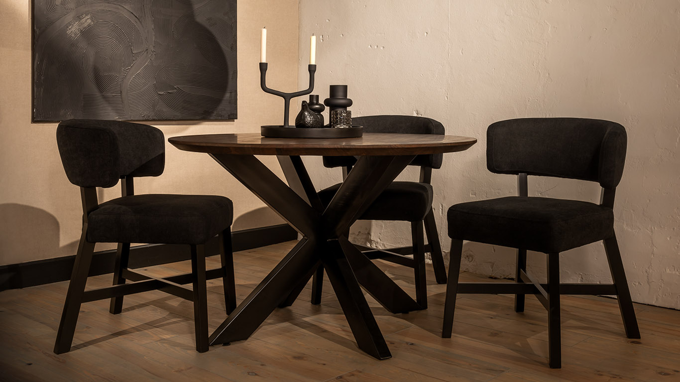 Gestoffeerde Matteo stoel aan eettafel