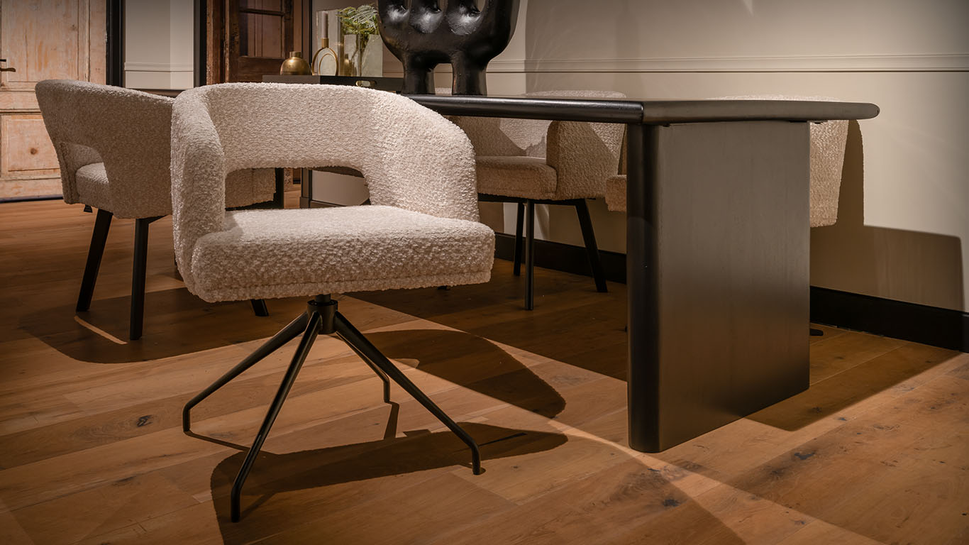 UrbanSofa Maud met draaipoot onderstel