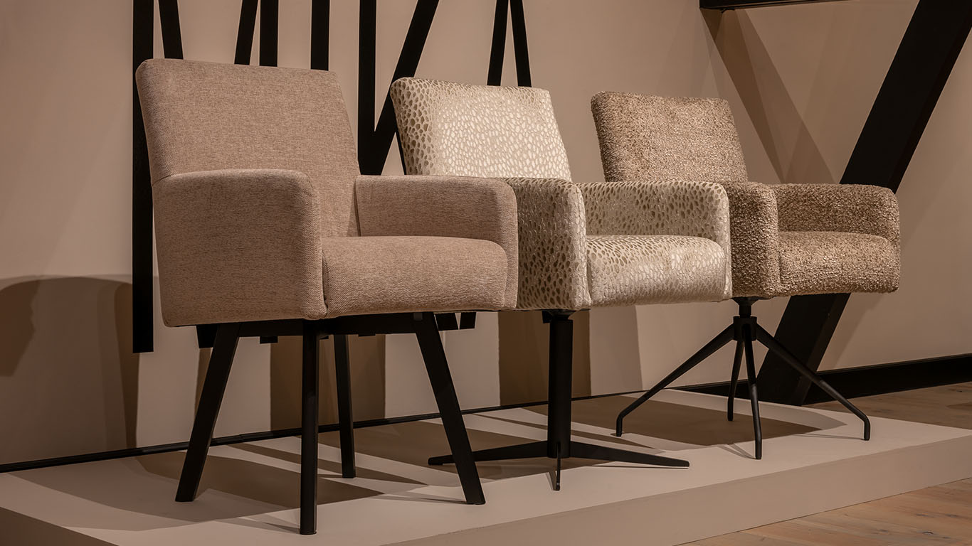 Comfortabele Mika eetkamerstoel met strakke lijnen