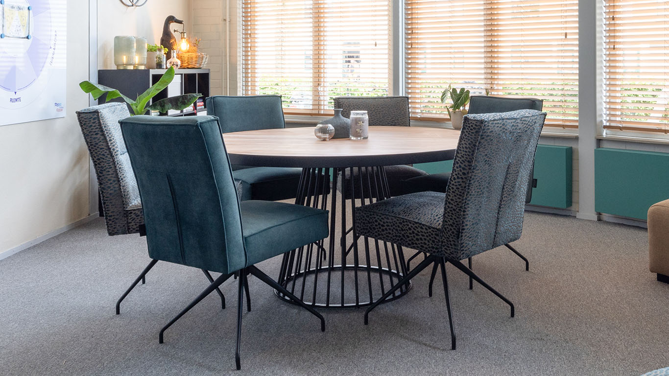 Signa met stalen onderstel