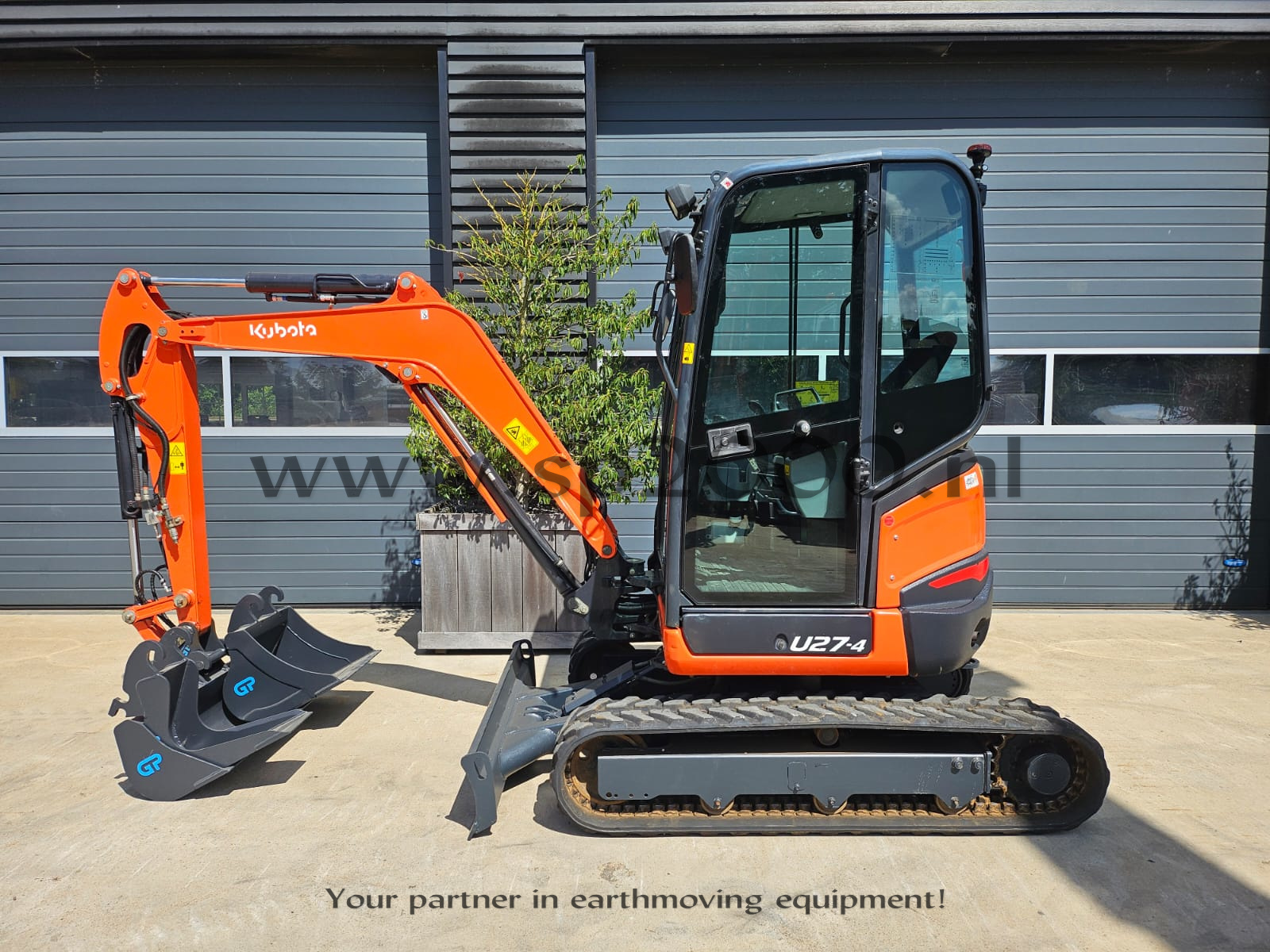 Kubota U27-4