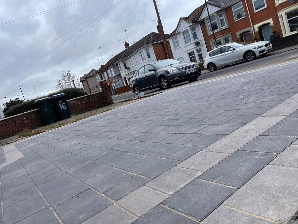 Block paving driveway with gravel - angle 1