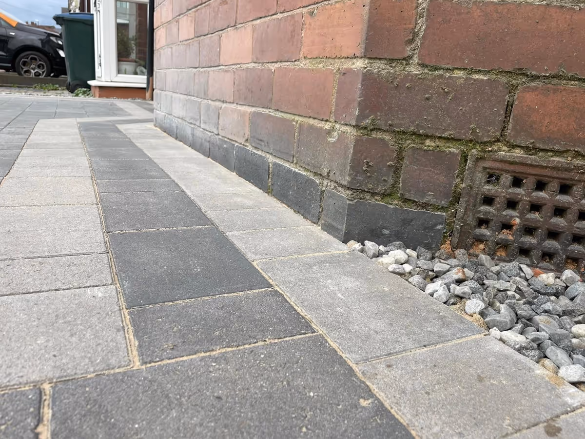 Block paving driveway with gravel - angle 3