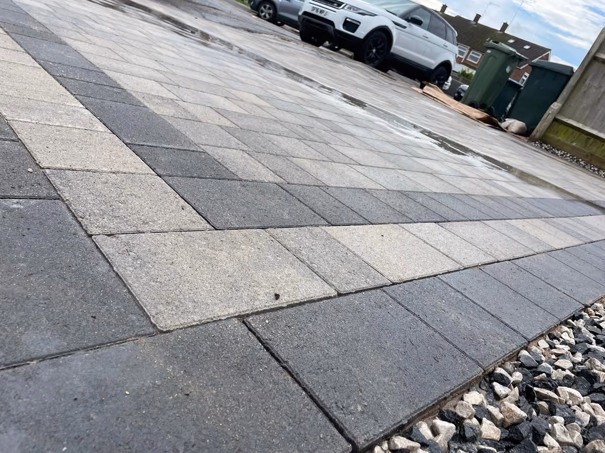 Block paving driveway with gravel - angle 4