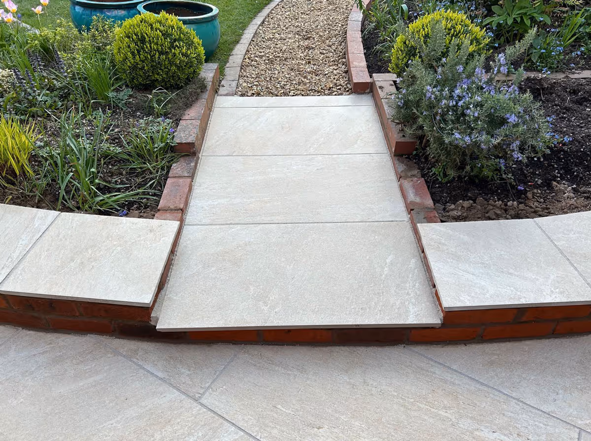 Porcelain patio with retaining wall - angle 5
