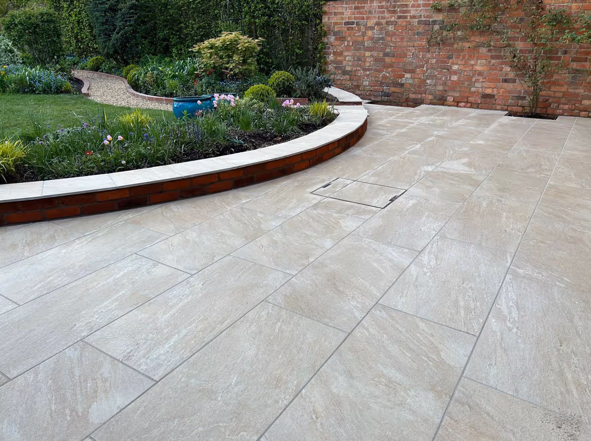 Porcelain patio with retaining wall - angle 6