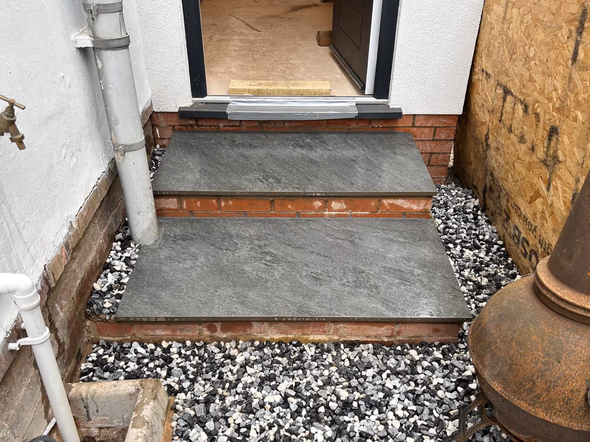 Porcelain patio with charcoal pencil edge paving - angle 6