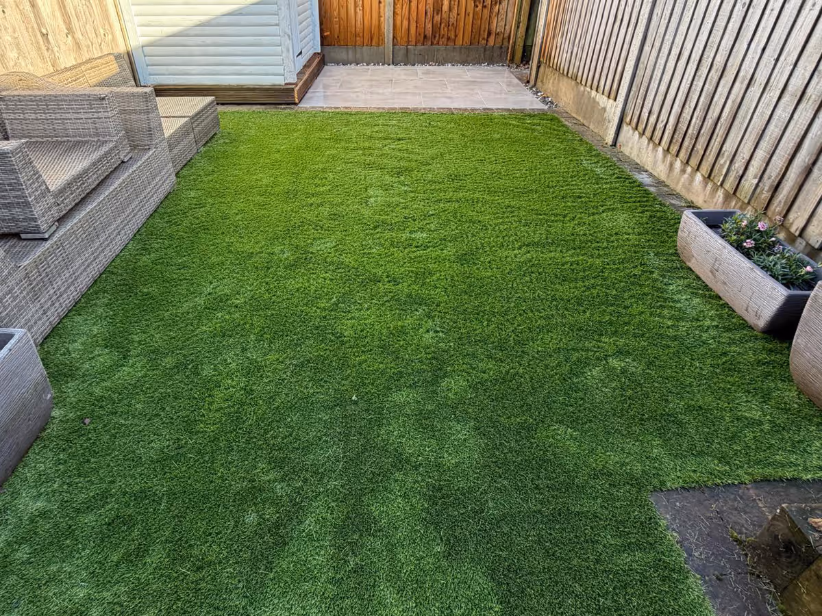 Porcelain patio and artificial turf - angle 1