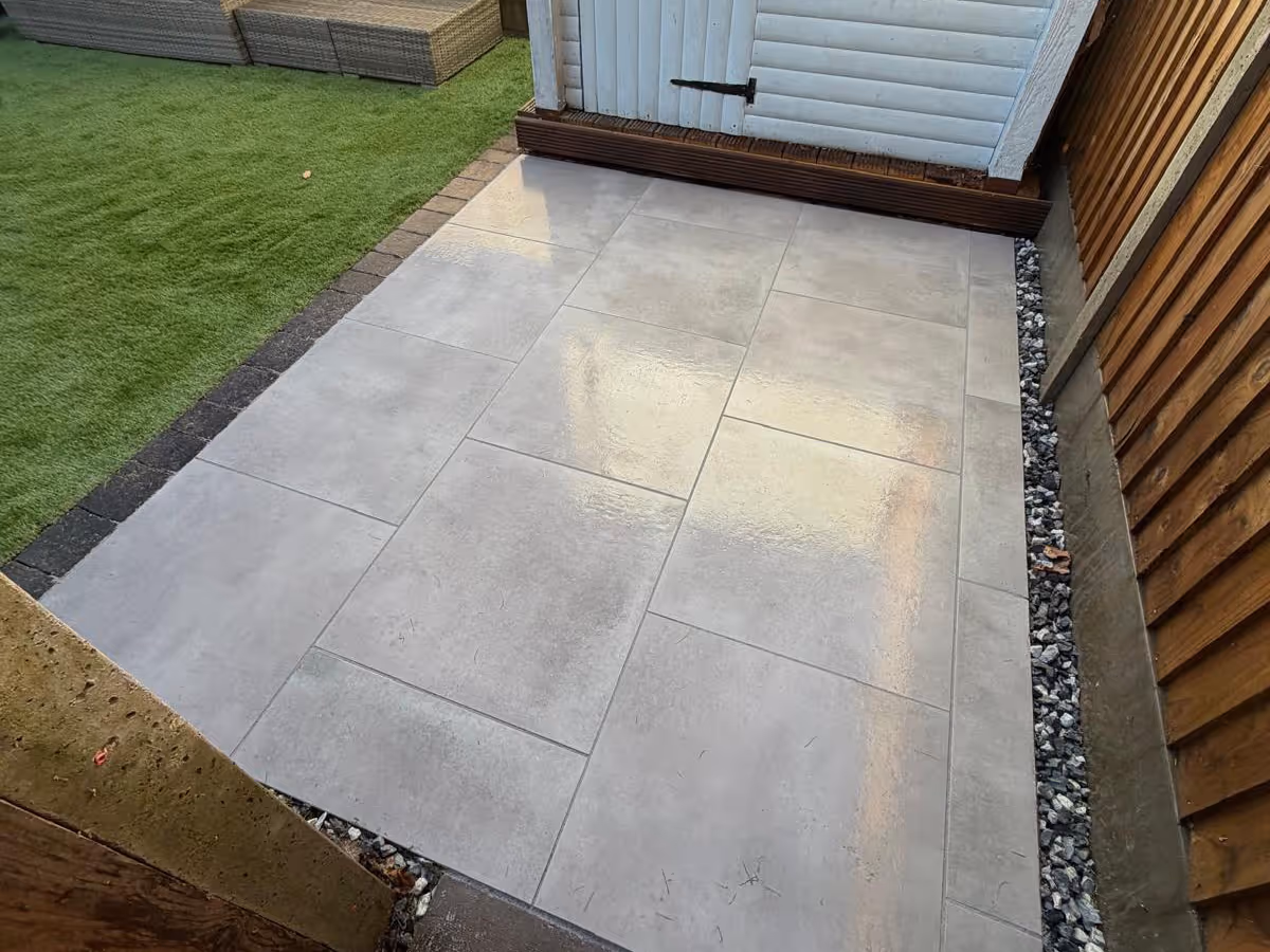 Porcelain patio and artificial turf - angle 3