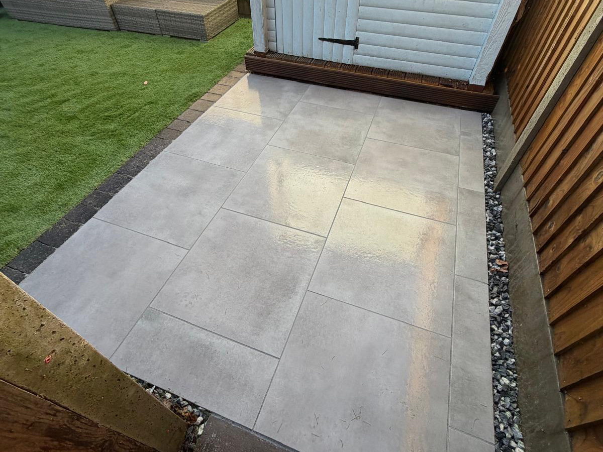 Porcelain patio and artificial turf - angle 3