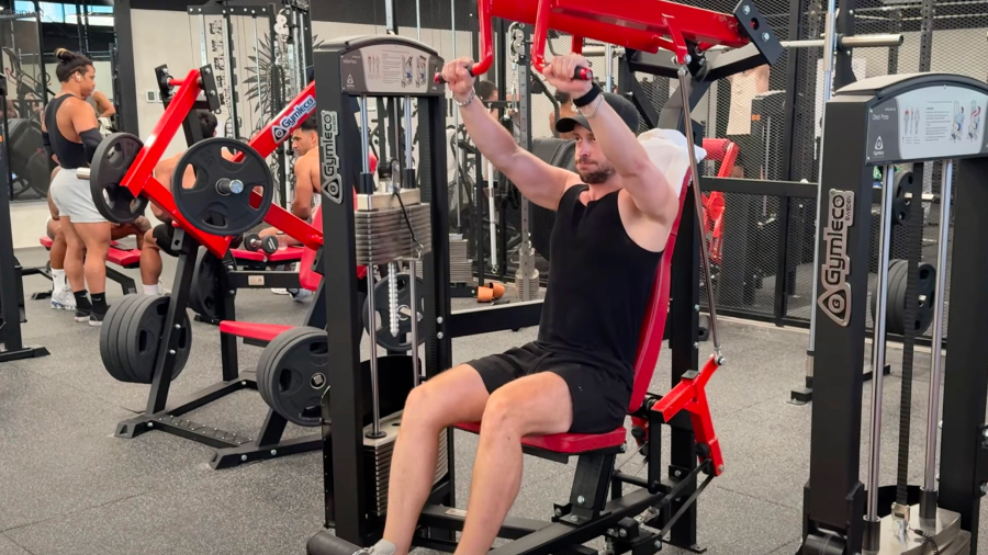 Pin Loaded Incline Chest Press Gymleco : exercice de musculation à la salle de sport