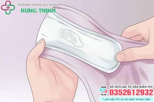 Ra khí hư màu trắng sữa không mùi có sao không?