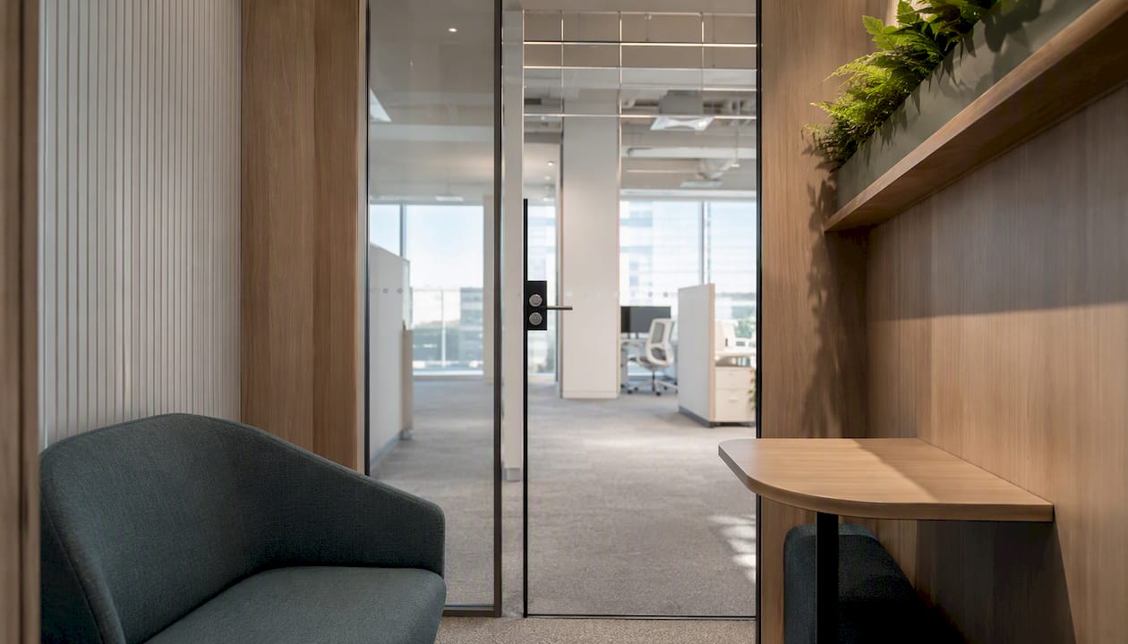 Quiet focus booth in modern Cham office