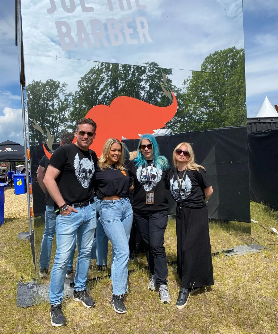 Bild på Per-Anders, Nathalie, Maria och Elin vid området