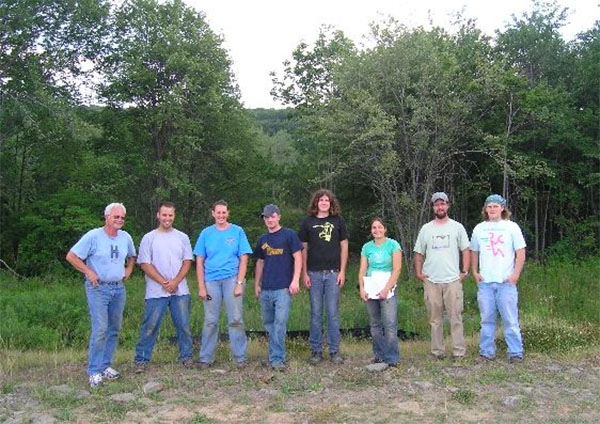 Group picture of geoscience students in the field