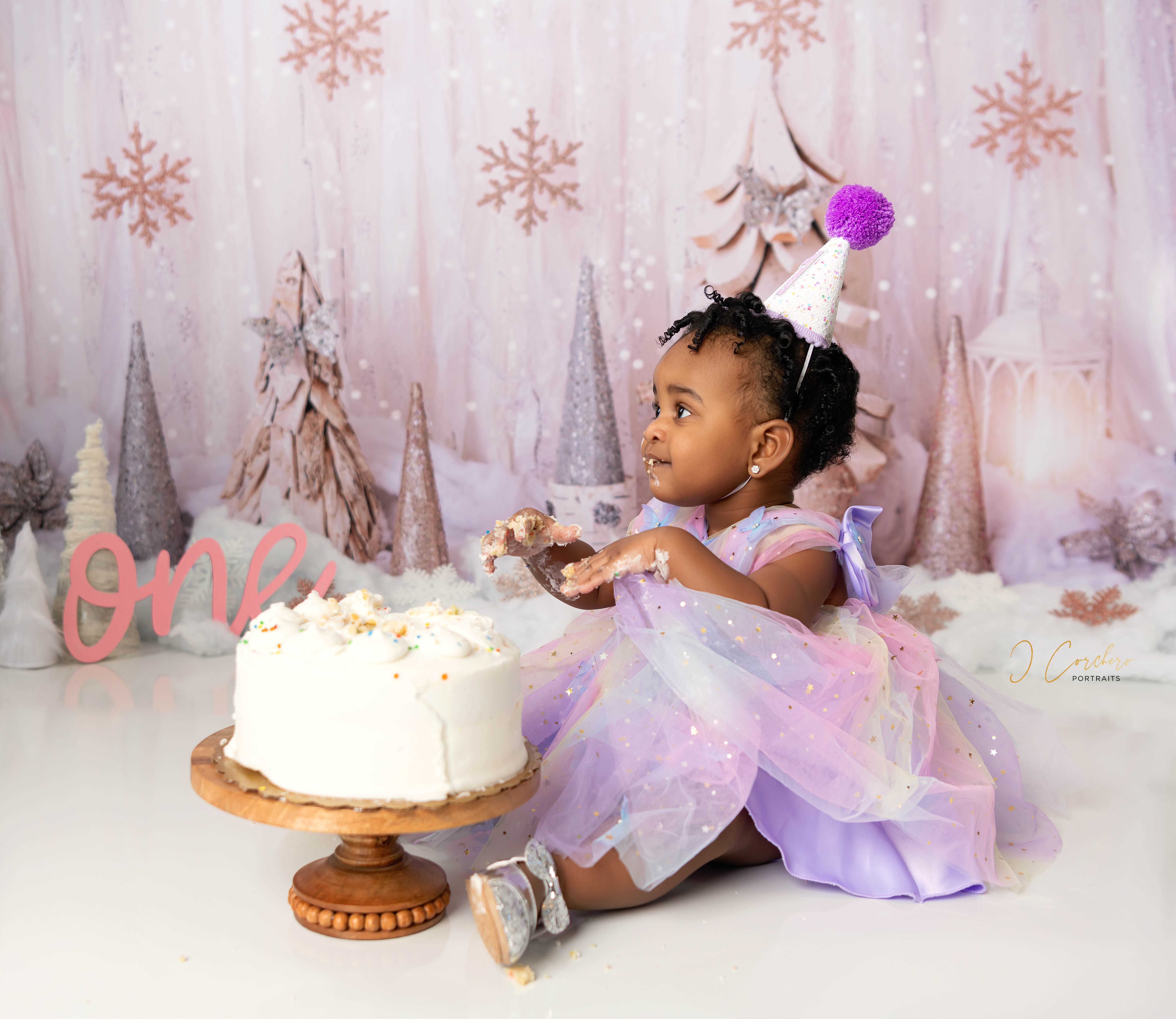 toddler indoor photo shoot cake smash
