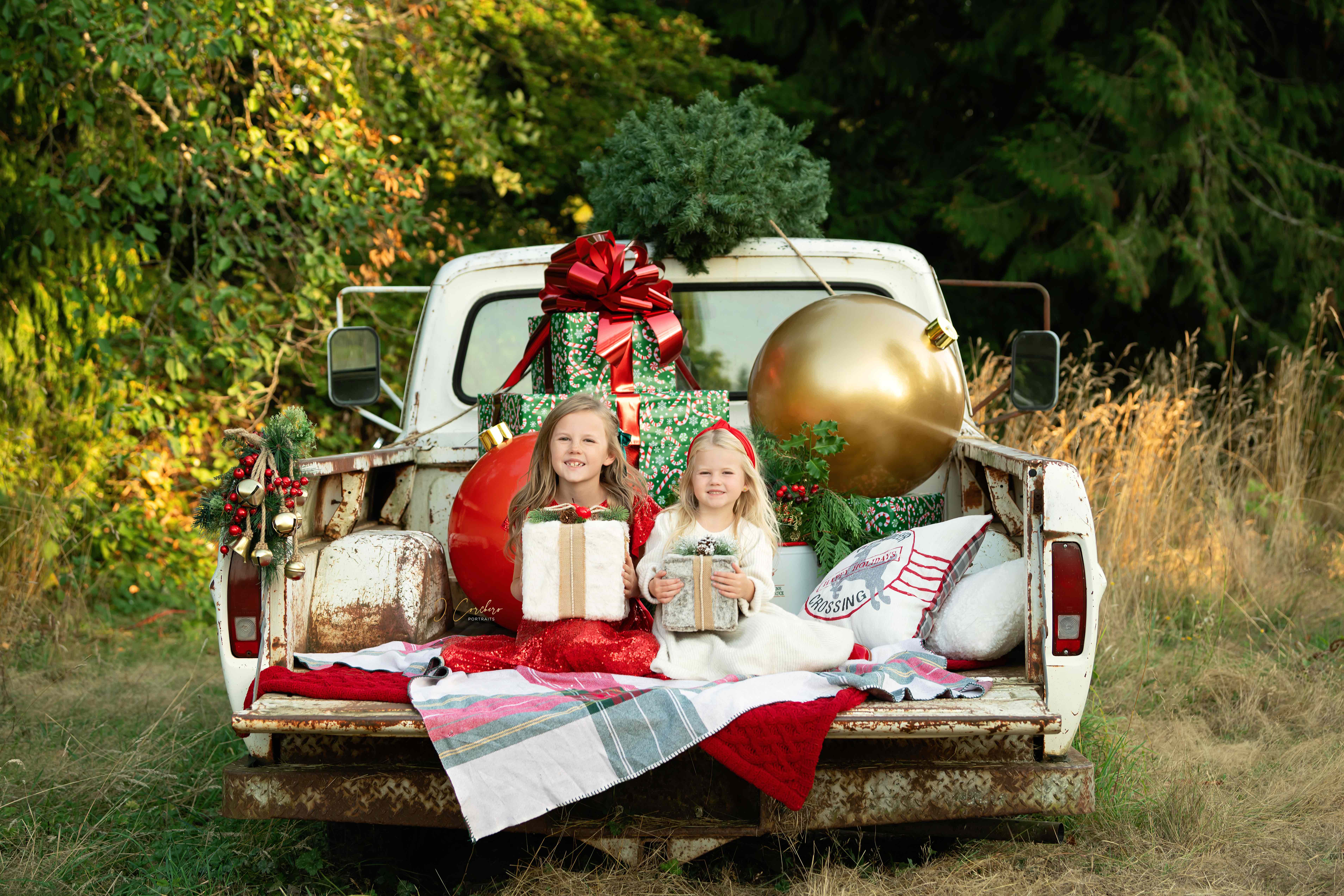 white truck christmas decor