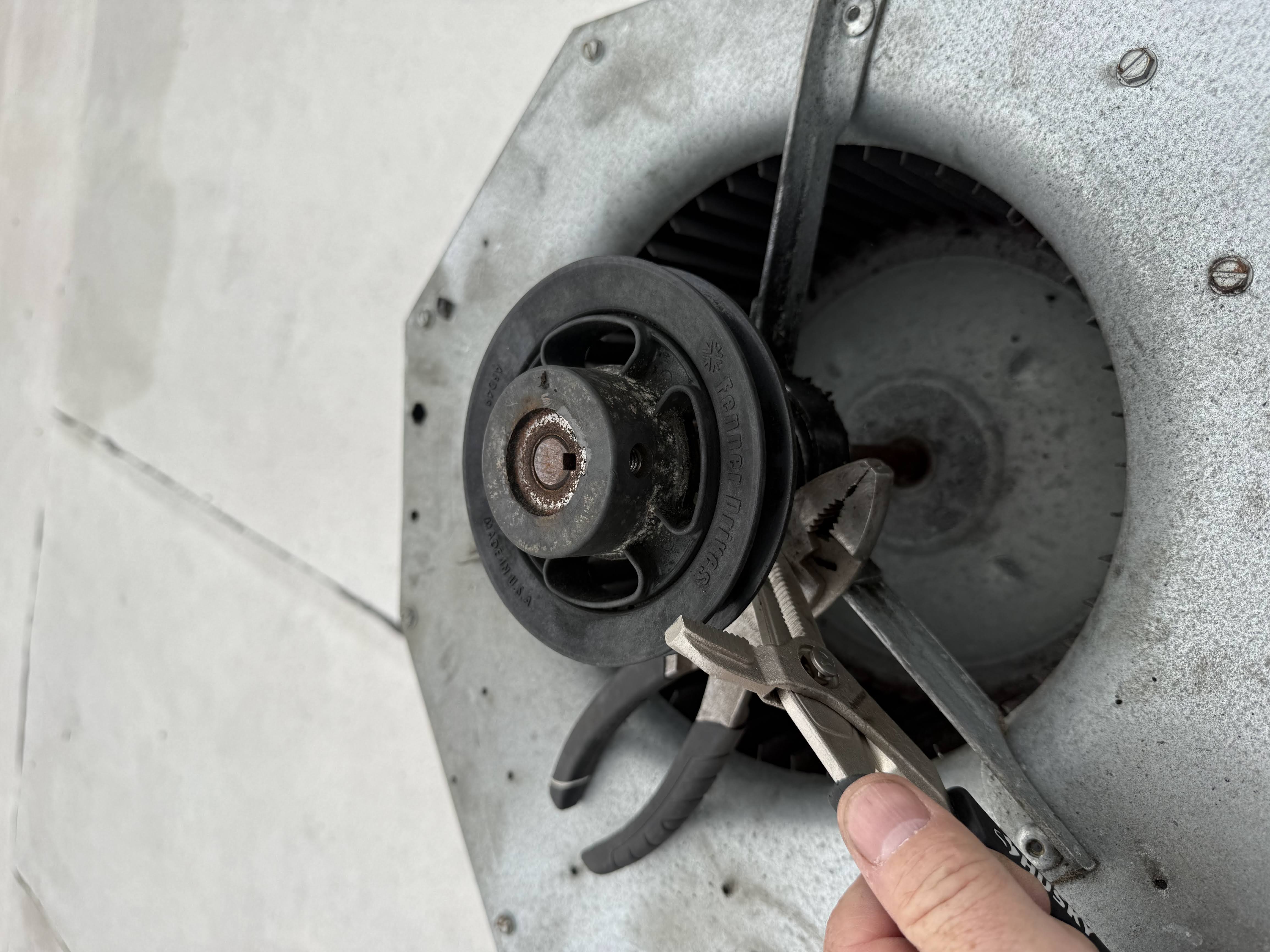 LA Heating and Air Technician replacing blower motor in Canoga Park