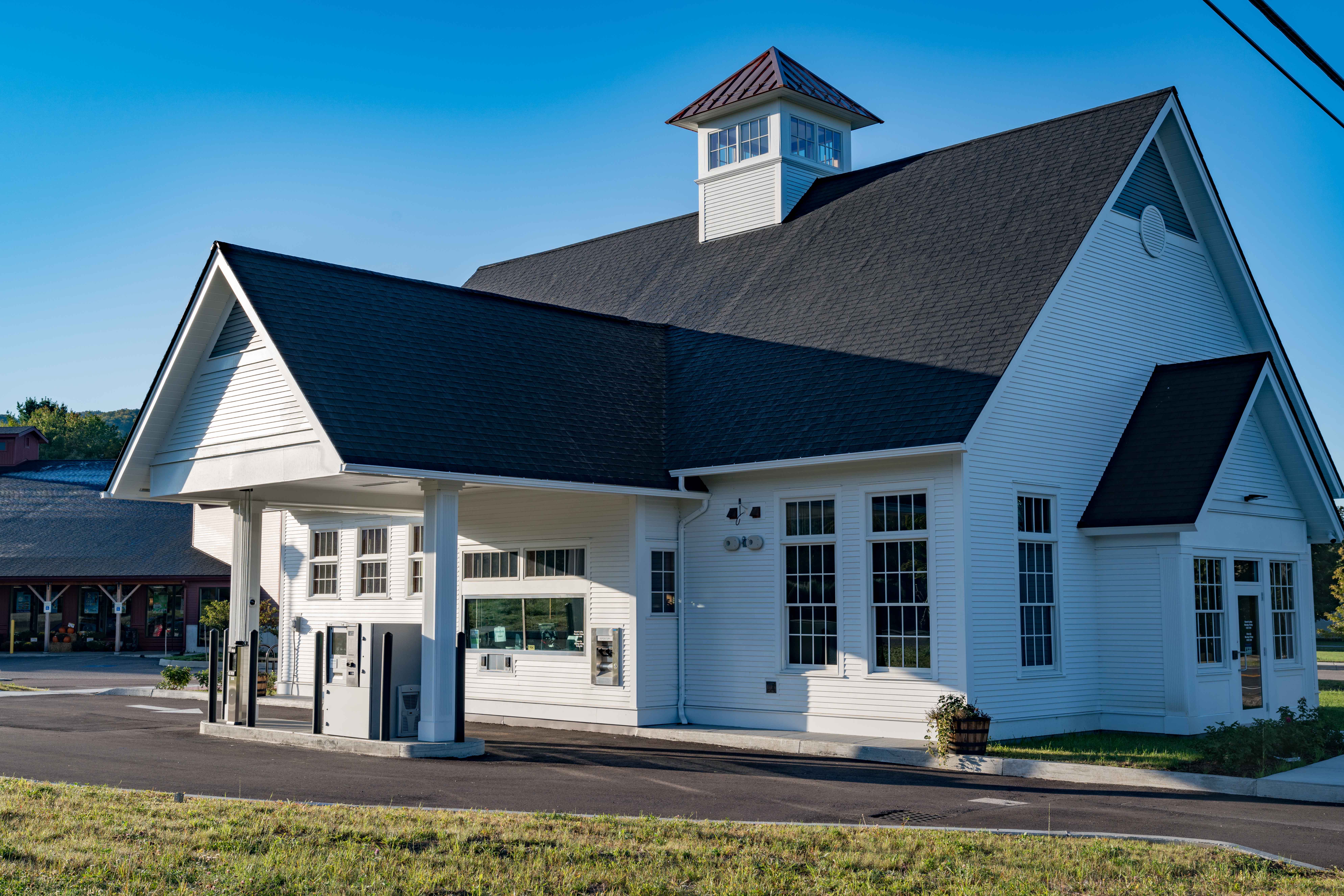 Union Bank Jericho - Gallery Image 4