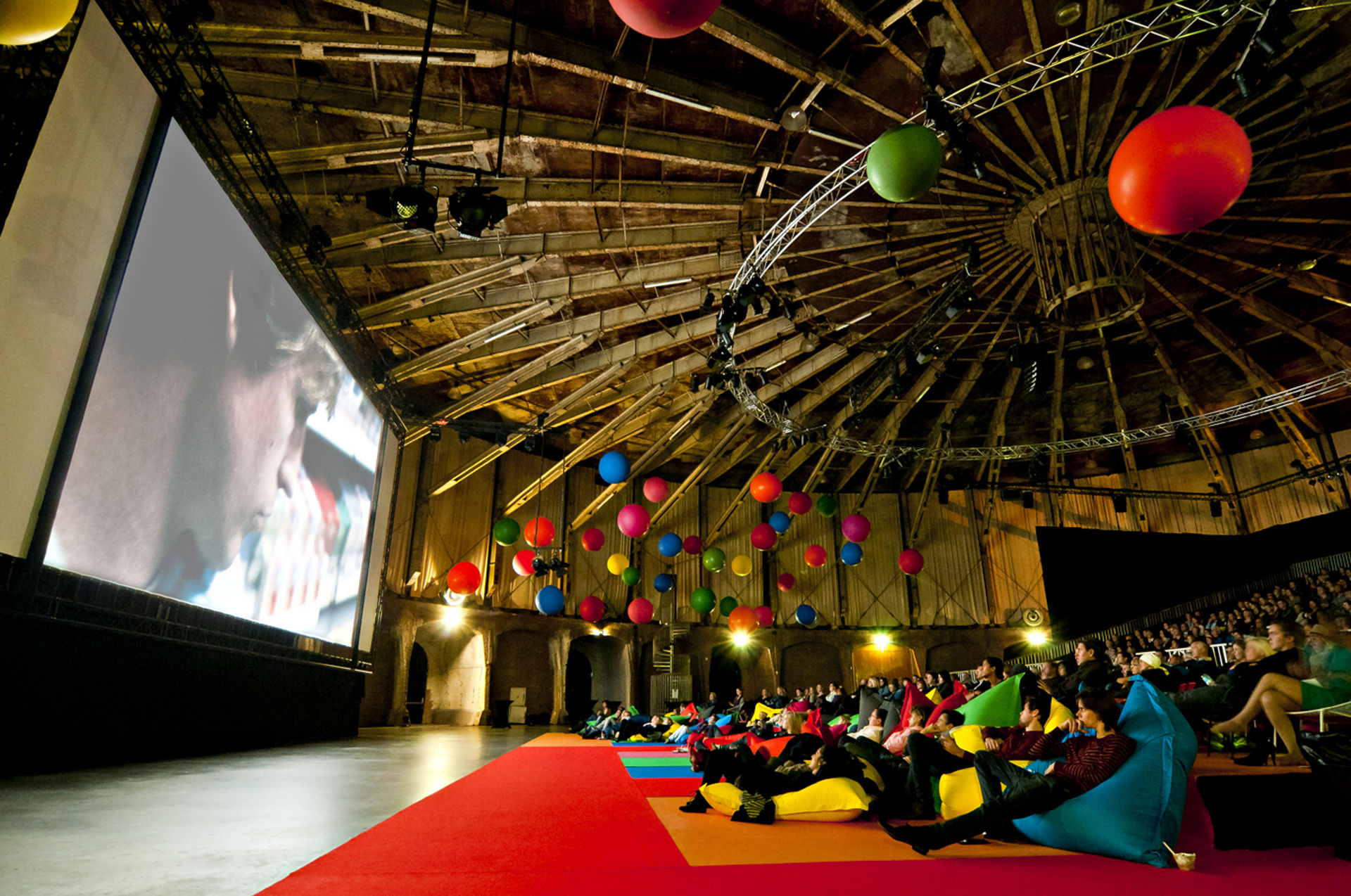 Westergasfabriek — sfeerverlichting en decoratie in voormalige gasfabriek door Delight Eventdesign