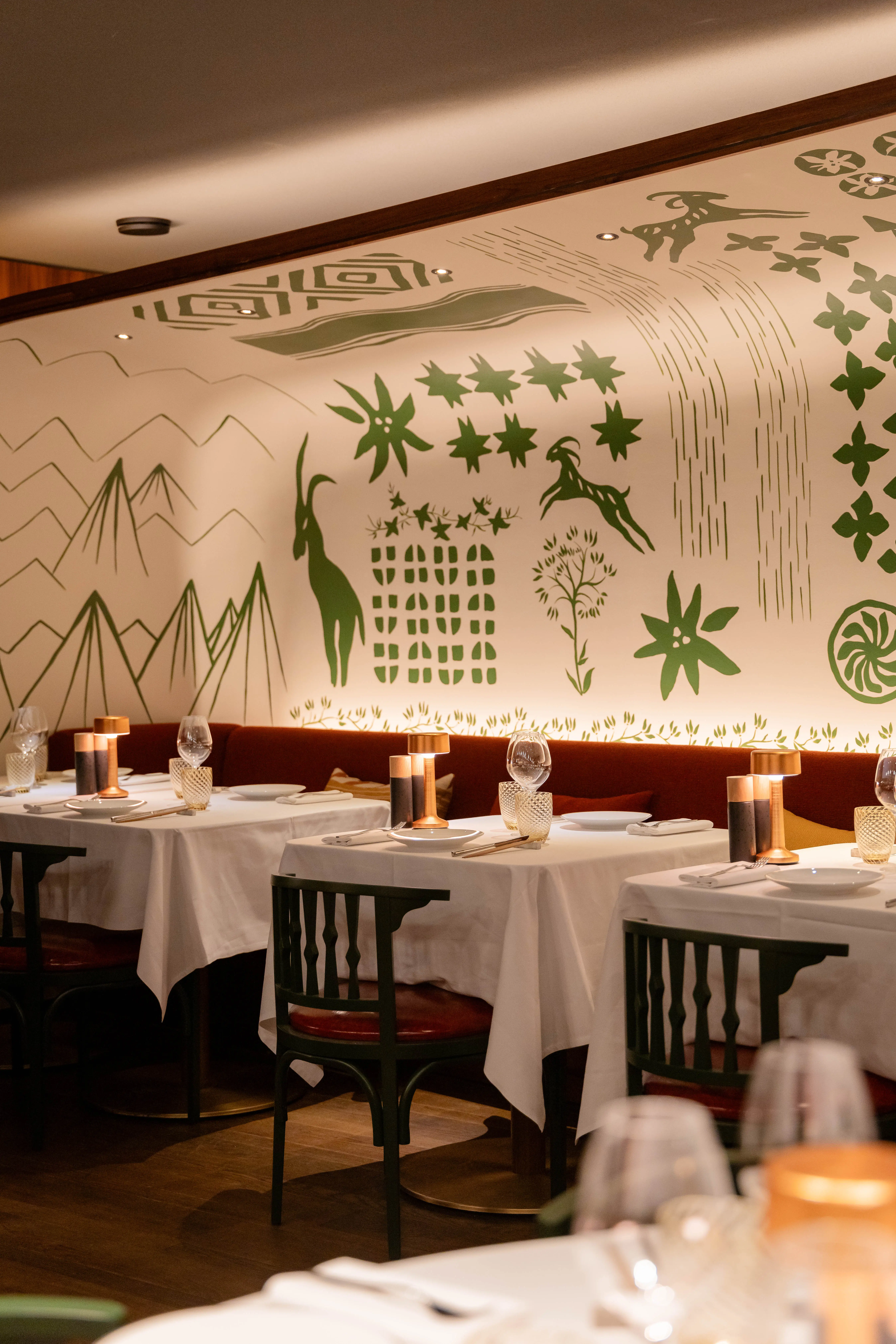 Intérieur élégant du restaurant Beefbar Cœur de Megève