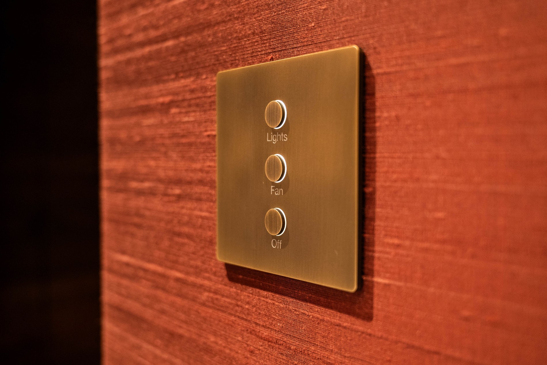 Lutron Alisse brass wall keypad with Lights, Fan and Off controls