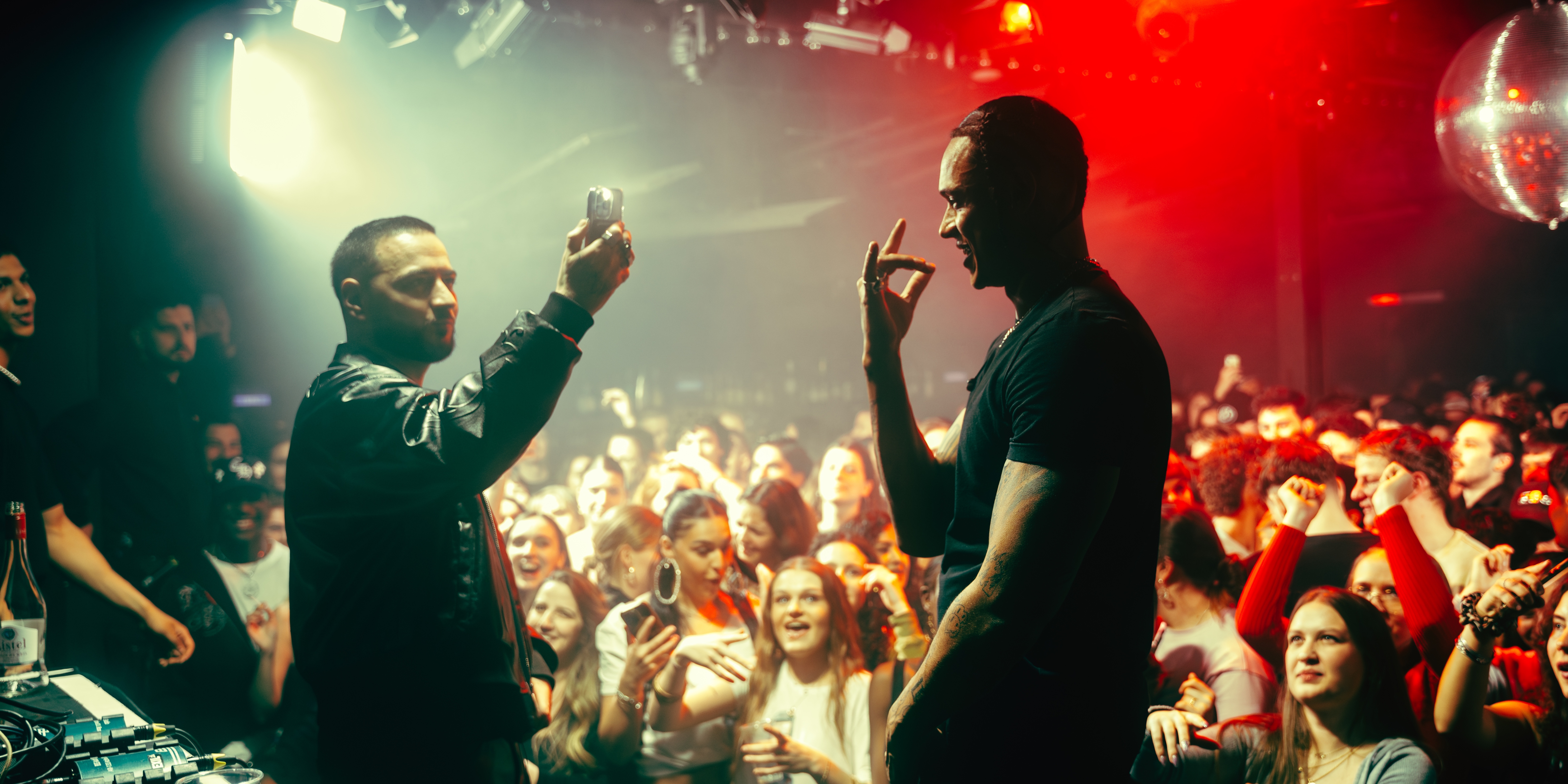 Close Circle Tour - Pronto sprengt Sold Out Clubshow