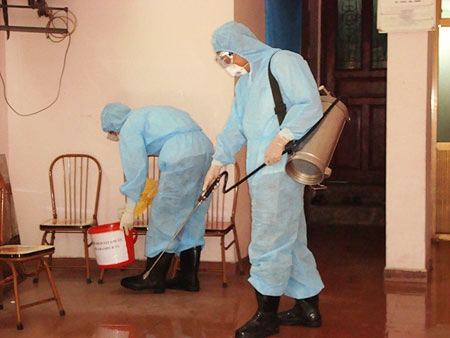 Phun tồn lưu bên trong nhà