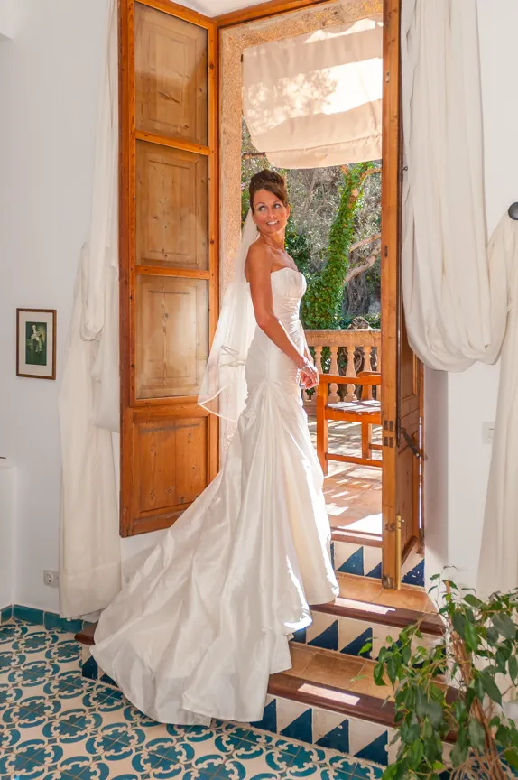 Ca's Xorc wedding bride in doorway