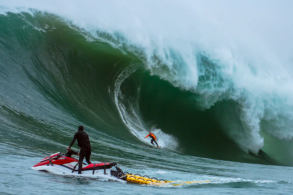 Wave of the Day: Jojo Roper, Triple-Black-Diamond Maverick's, Dec 28