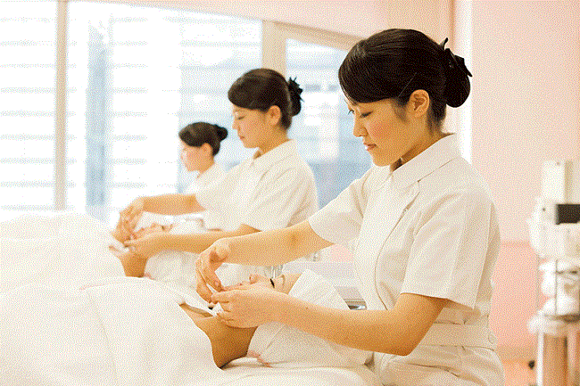 Có nên học thẩm mỹ viện