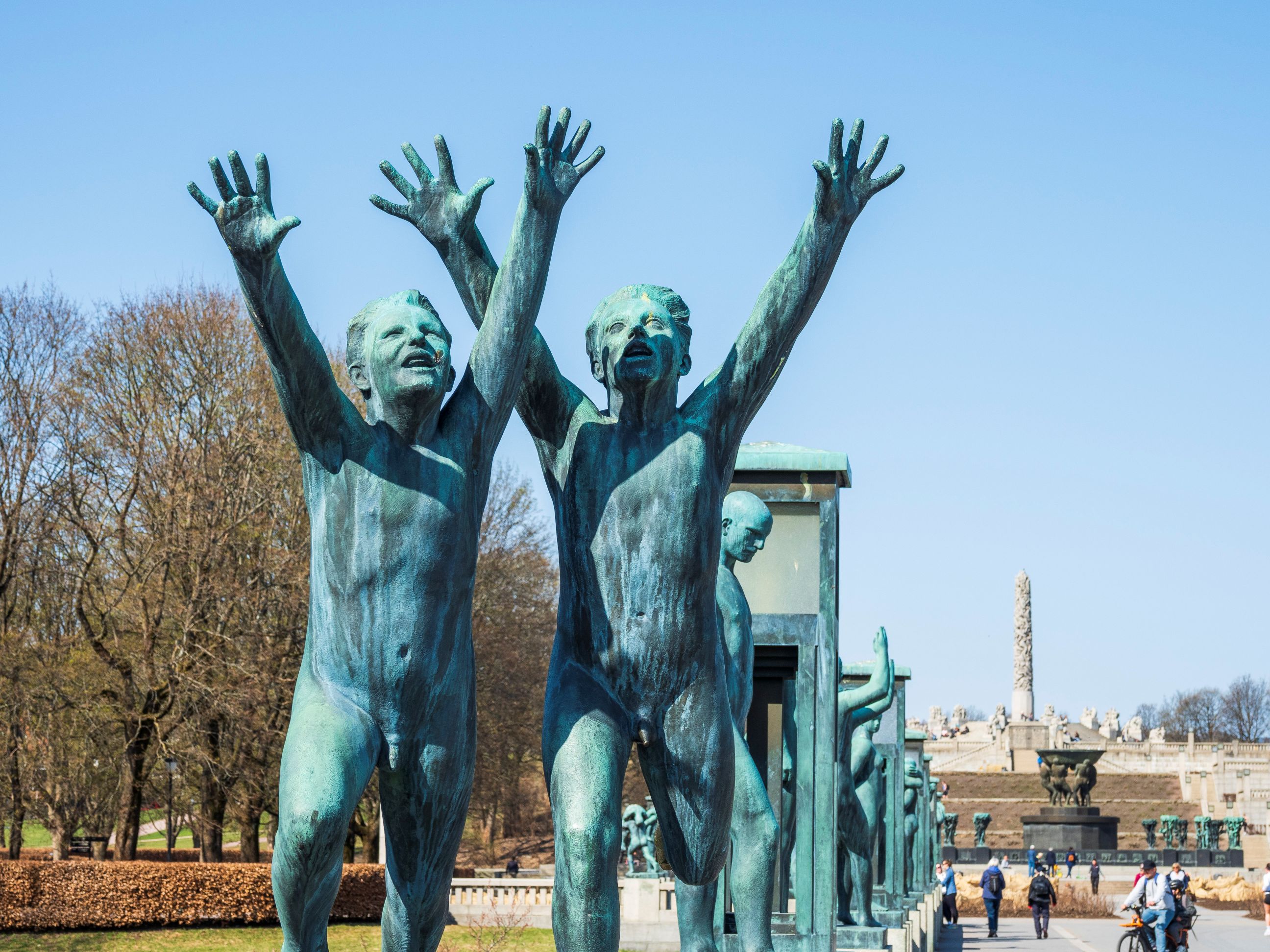 Statues of to children from Vigeland Sculpture pak