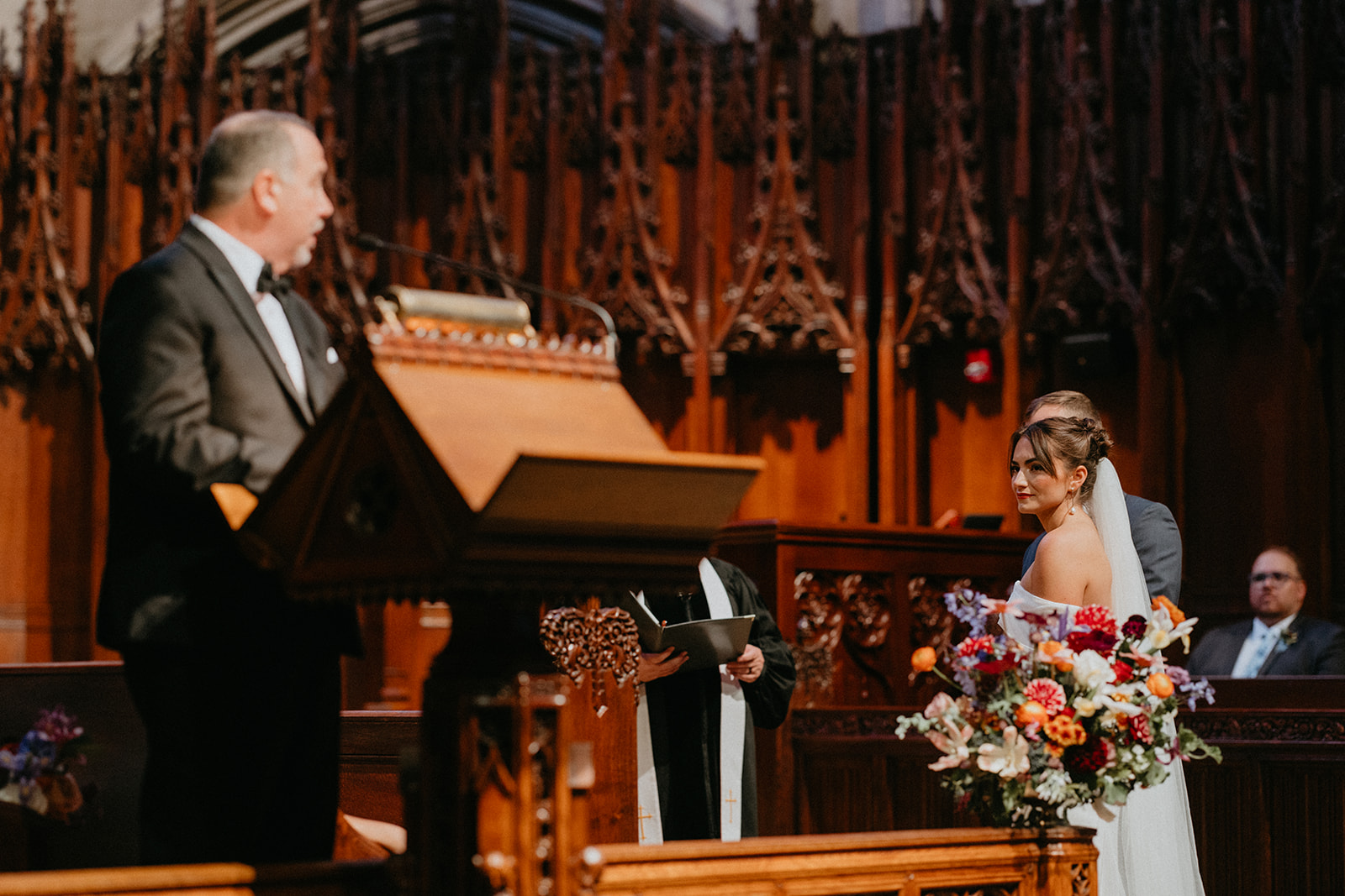 How to Choose a Wedding Ceremony Reading