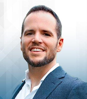 Gregg Calvaruso headshot