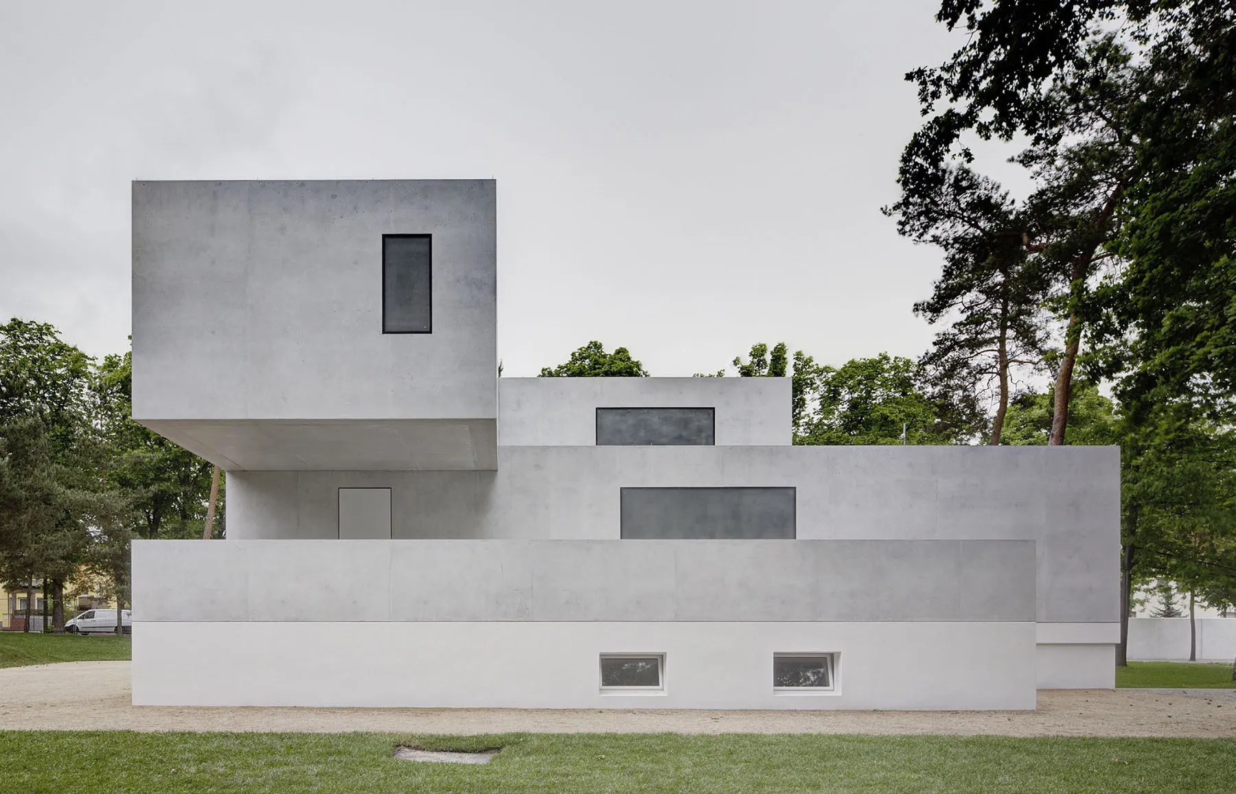 Neue Meisterhäuser Bauhaus Dessau by Bruno Fioretti Marquez