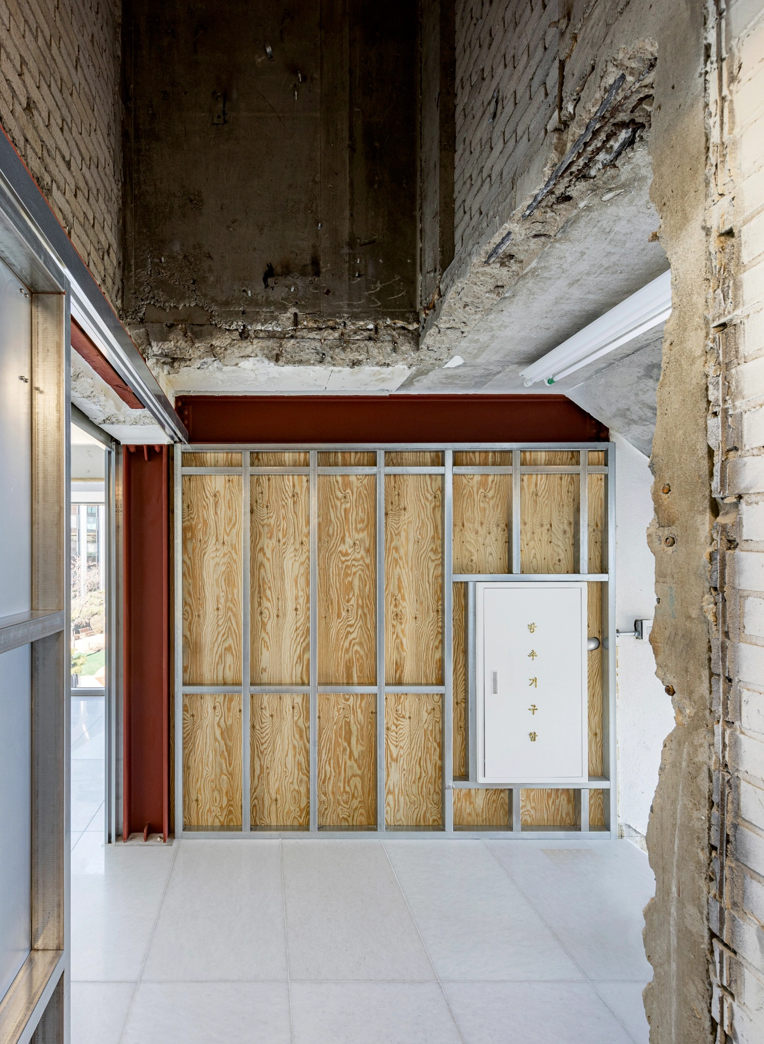 Arario Gallery Seoul by Schemata Architects, Seoul Guide, art exhibition space, renovation, interior design