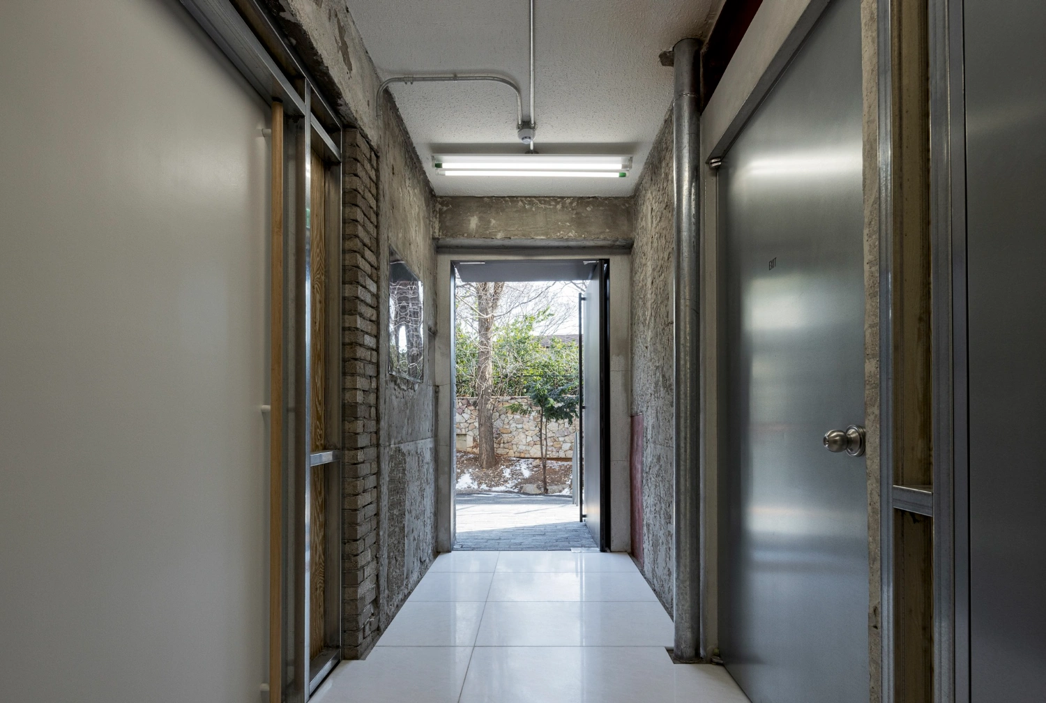 Arario Gallery Seoul by Schemata Architects, Seoul Guide, art exhibition space, renovation, interior design