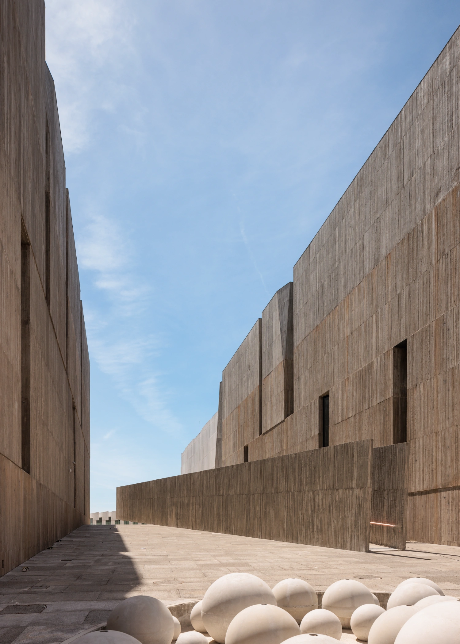 Energia de Portugal (EDP) Headquarters by ELEMENTAL, concrete architecture, Lisbon Guide