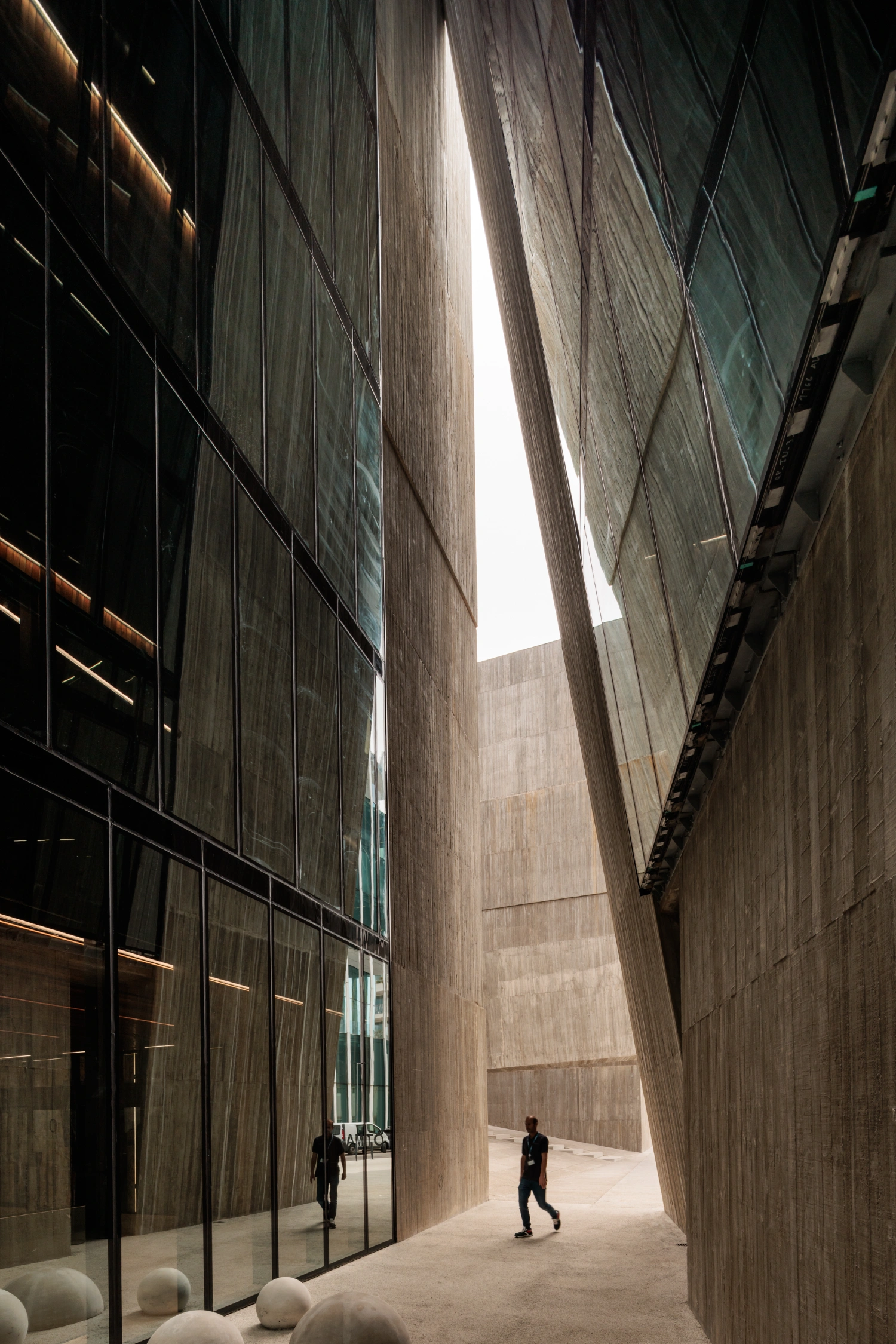 Energia de Portugal (EDP) Headquarters by ELEMENTAL, concrete architecture, Lisbon Guide