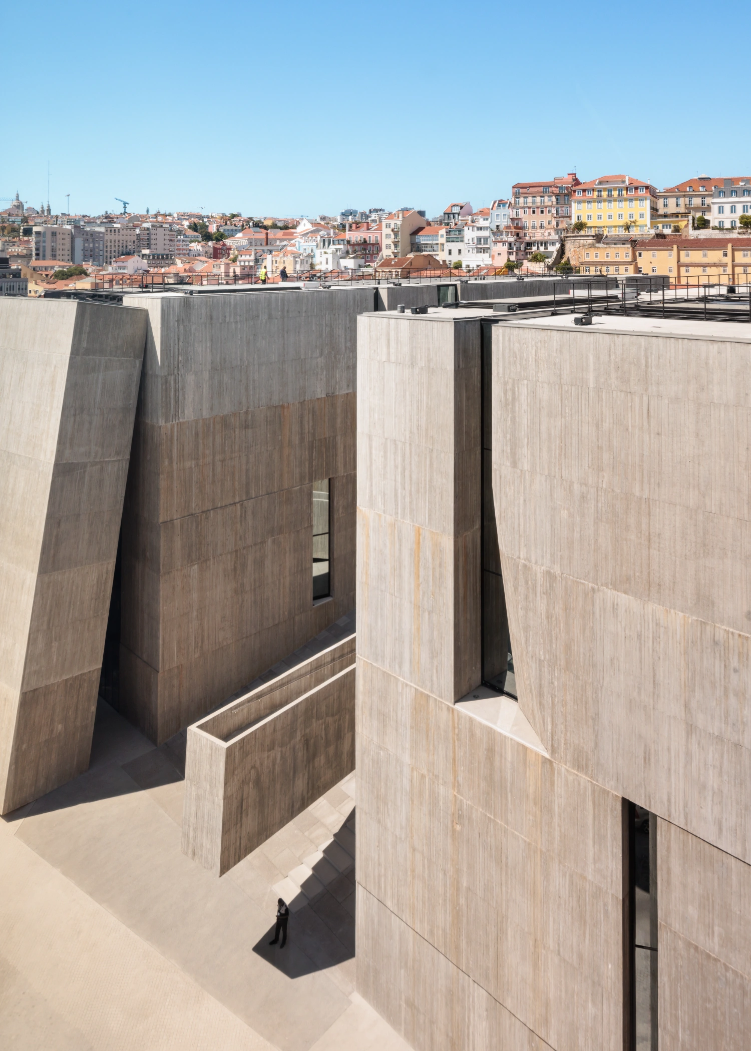 Energia de Portugal (EDP) Headquarters by ELEMENTAL, concrete architecture, Lisbon Guide