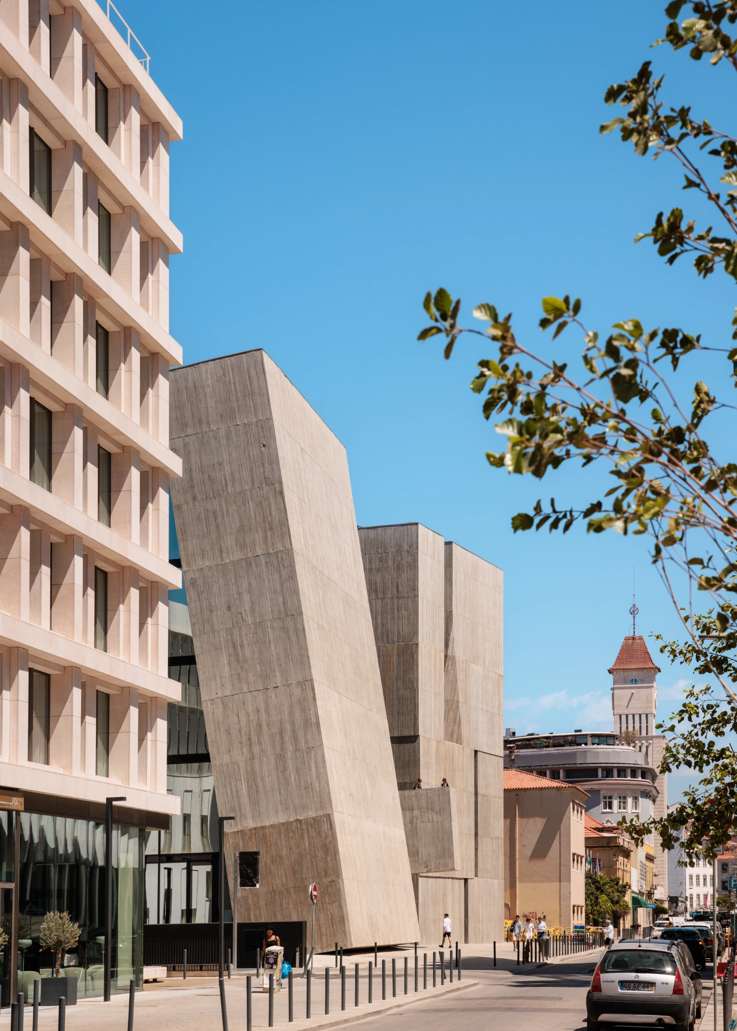 Energia de Portugal (EDP) Headquarters by ELEMENTAL, concrete architecture, Lisbon Guide