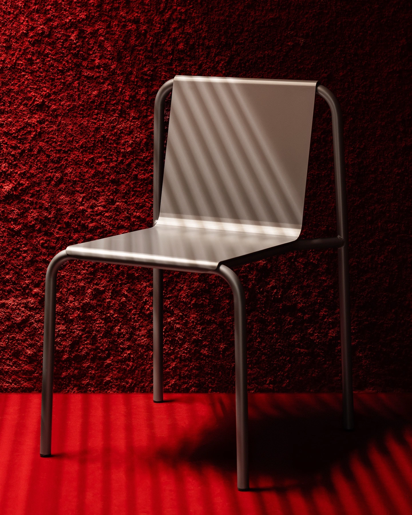 L’ALTRO by Sagoma Studio, Milan Guide, restaurant, red interior, minimalism