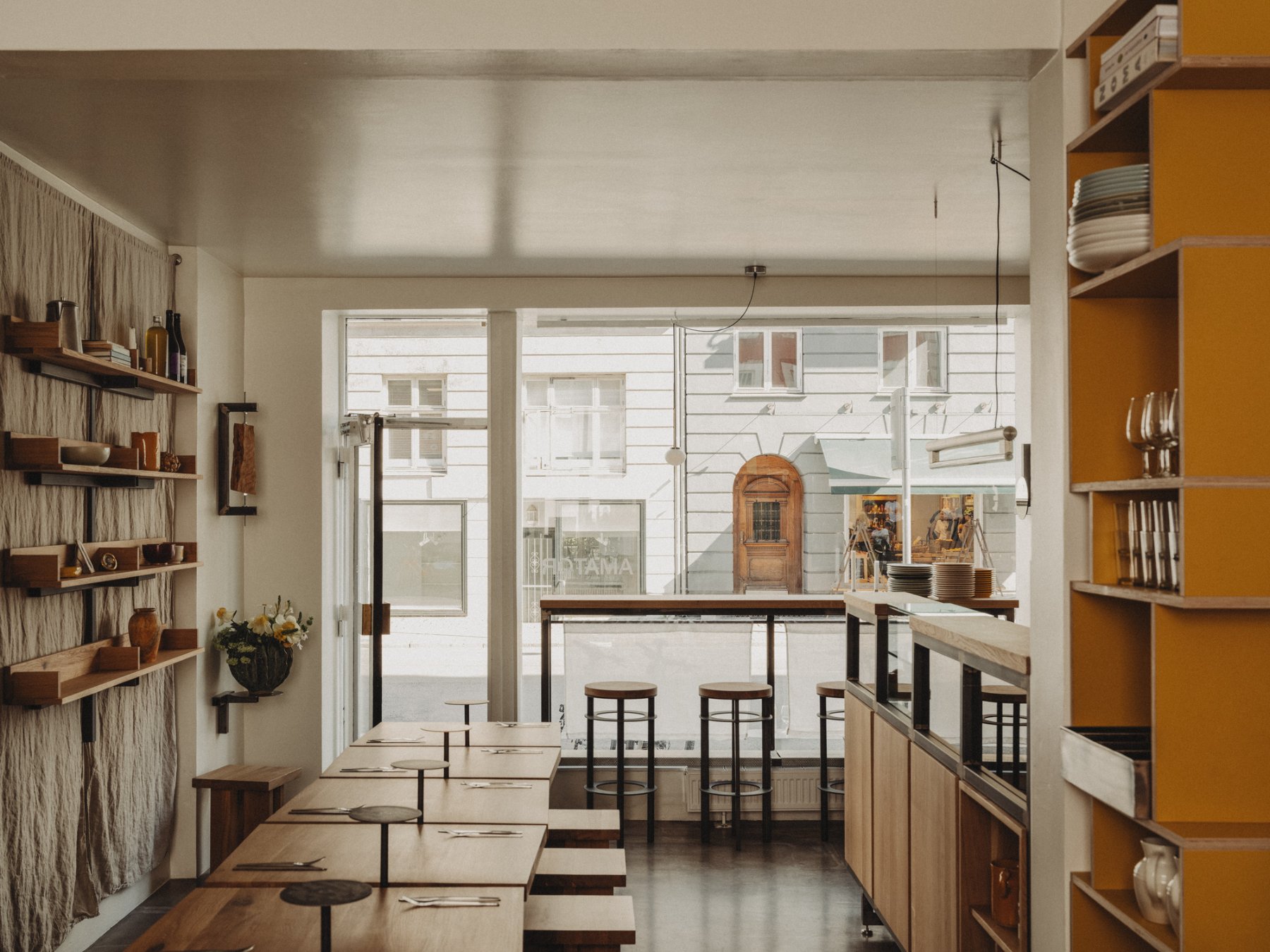 Amator Restaurant by wiercinski-studio