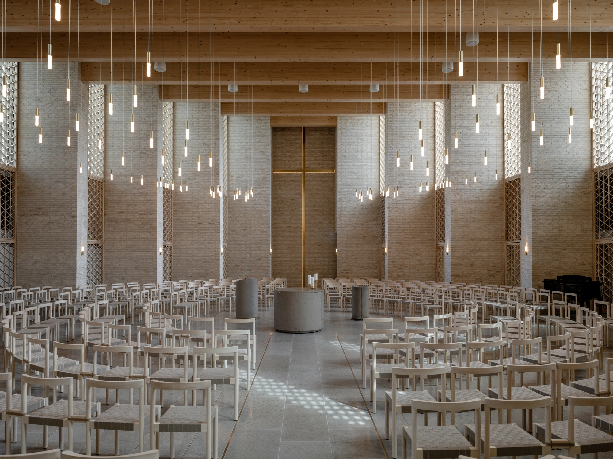 Højvangen Church by Henning Larsen + espen surnevik