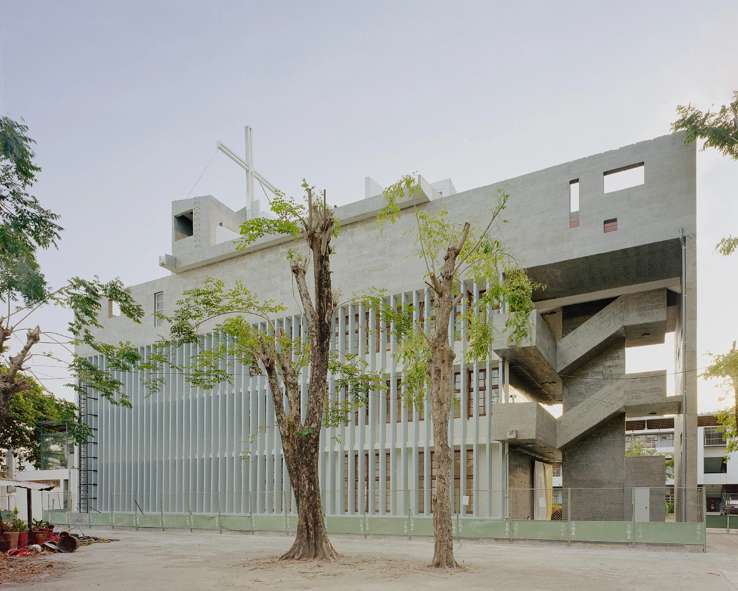 Kung-Tung Church (公東教堂) by Justus Dahinden, sacral architecture, taiwan guide, concrete