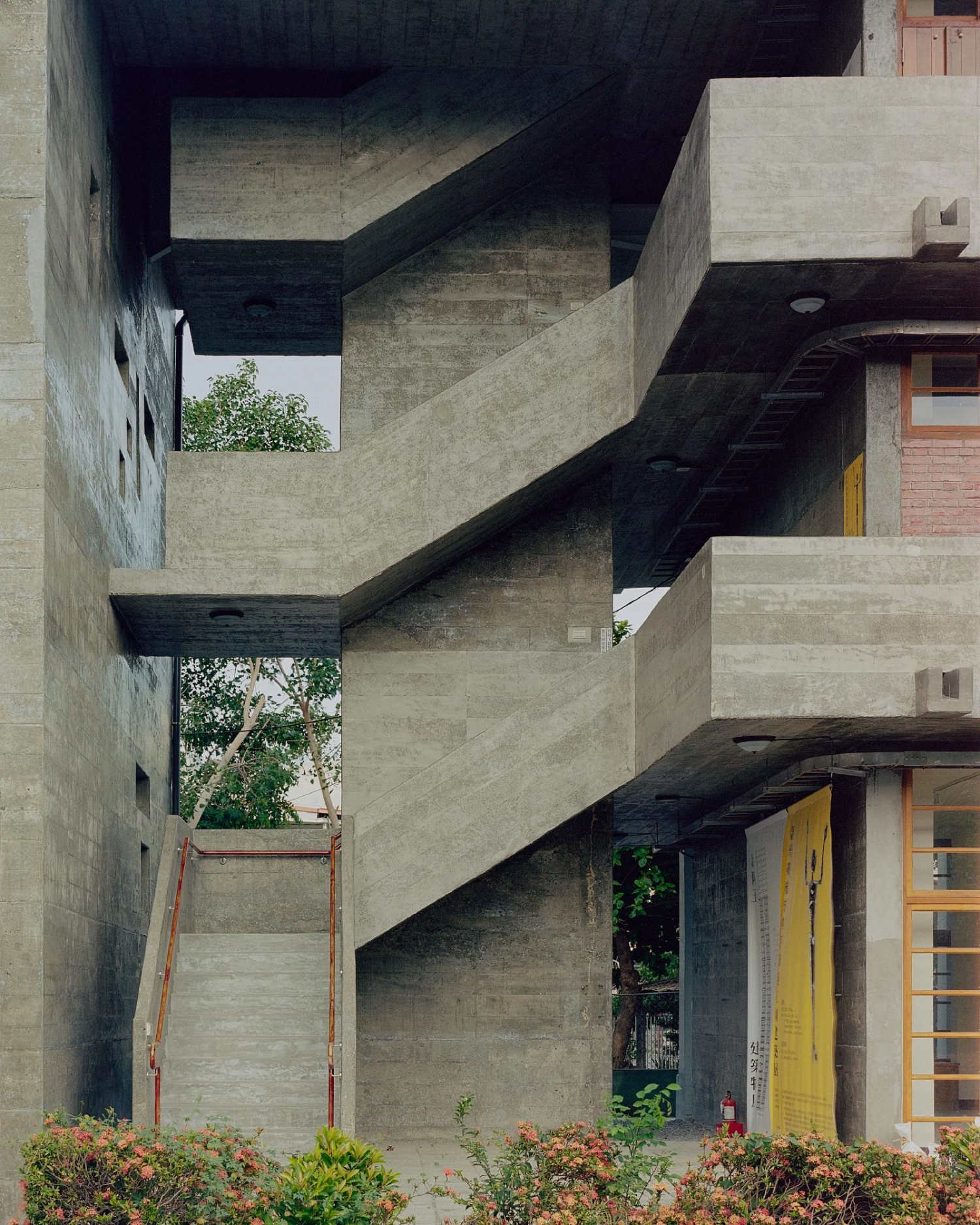 Kung-Tung Church (公東教堂) by Justus Dahinden, sacral architecture, taiwan guide, concrete