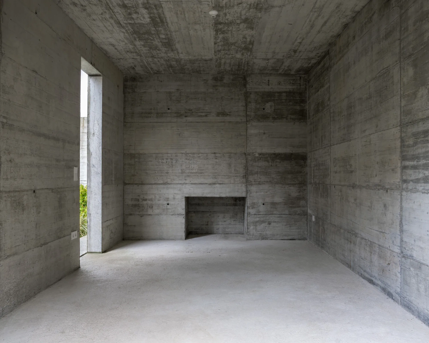House with two courtyards by BÜRO MÜHLBAUER, concrete architecture, minimalist villa, german architecure, wood