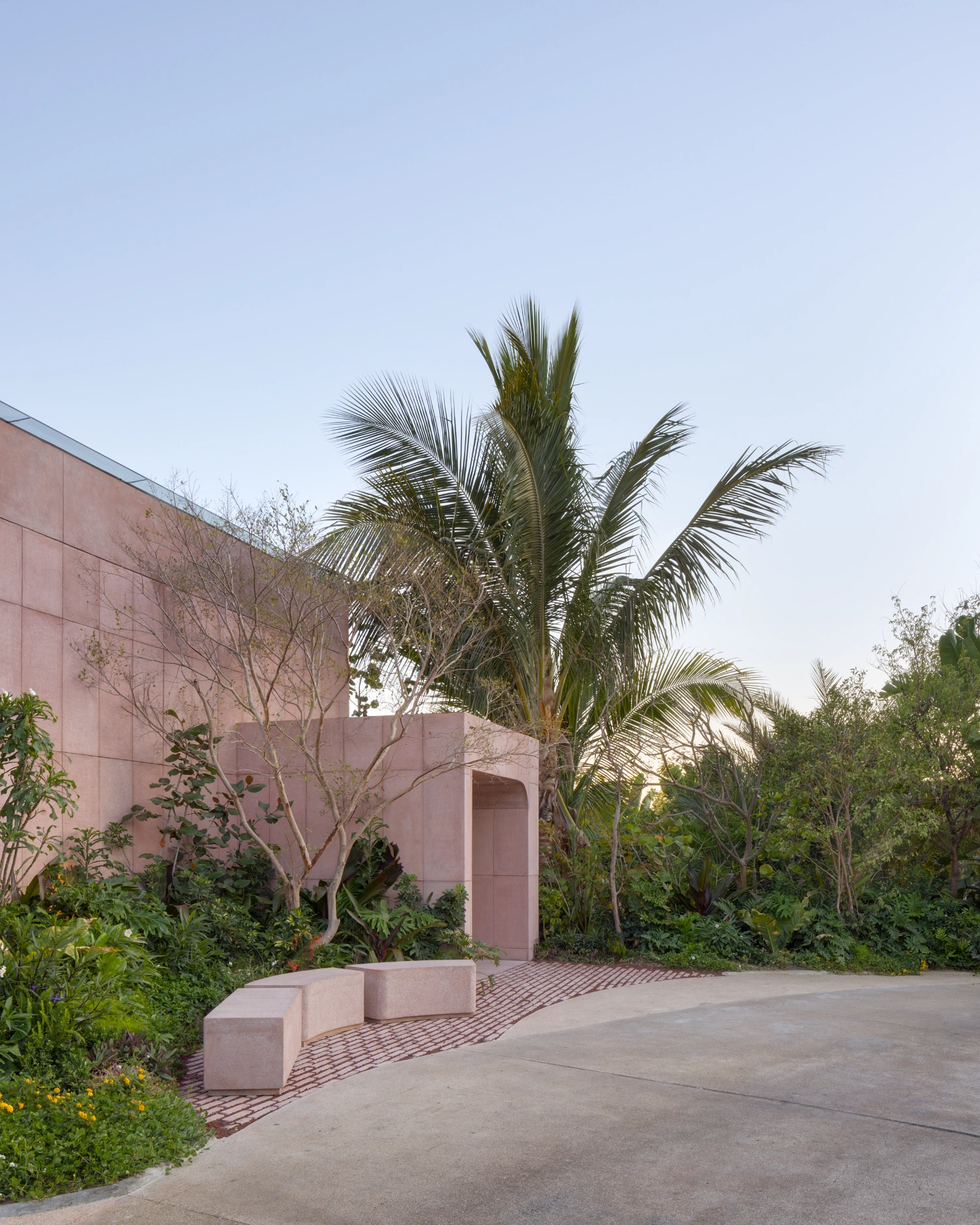 Rubra Restaurant by Ignacio Urquiza + Ana Paula de Alba, Mexico Guide, concrete architecture