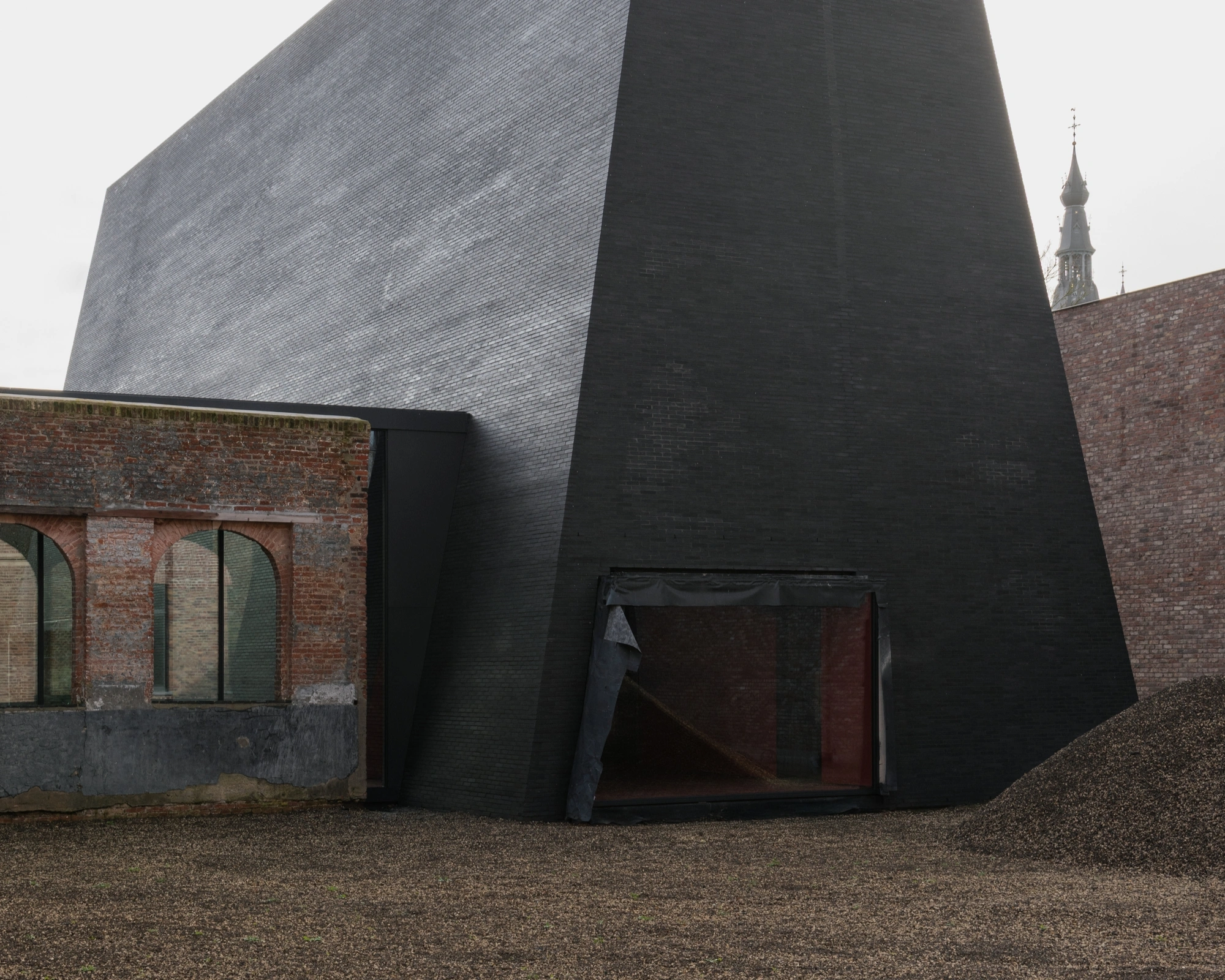 Abby Kortrijk by BAROZZI VEIGA