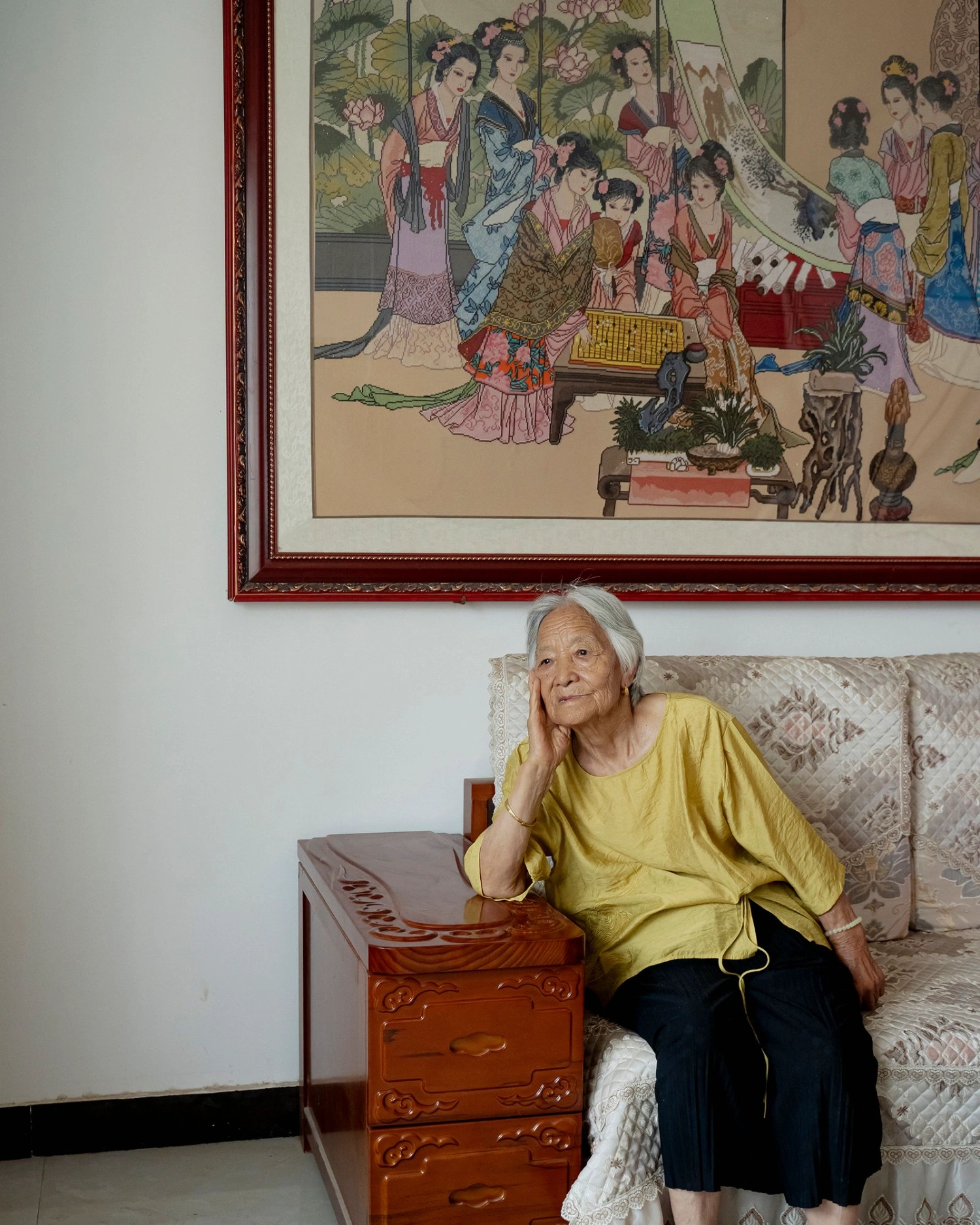 Don’t Leave Me by Kaiwei Duan, documentary photography, china, grandmother, people